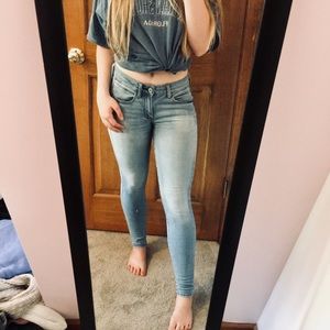 AMERICAN EAGLE SKINNY JEANS